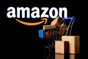 Sistema de compras da Amazon ilustrando a prática de retail media